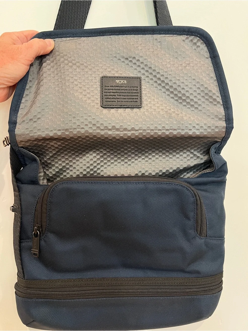 TUMI Men's Black & Navy Crossbody Messenger Bag